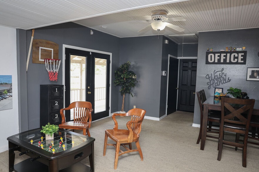 More Photos Of 502 Staitti St, Humble Office Residential For Sale