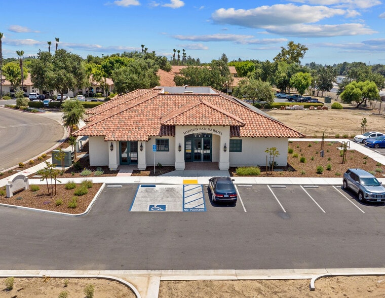 More Photos Of 5625 Avenida de Los Robles, Visalia Office For Lease