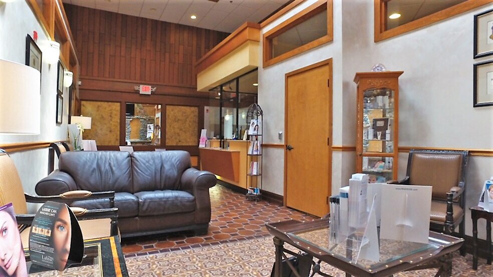 More Photos Of 130 E Hillcrest St, Orlando Medical For Sale