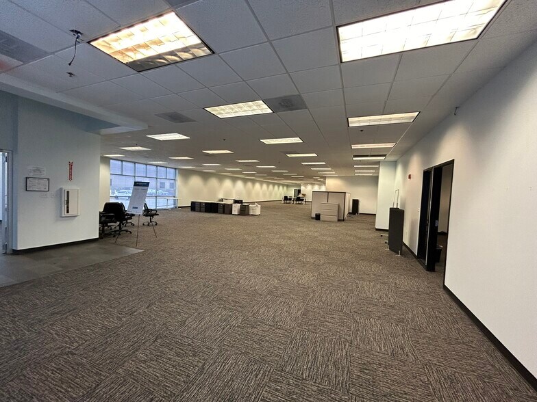 More Photos Of 4343 W Royal Ln, Irving Warehouse For Lease