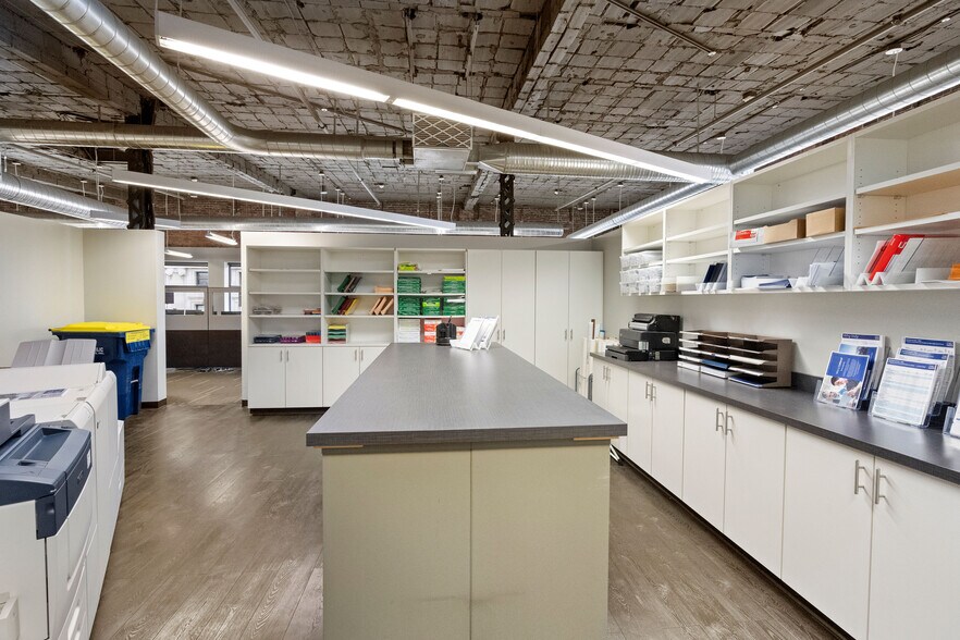 More Photos Of 241 N Pennsylvania St, Indianapolis Loft Creative Space For Sale