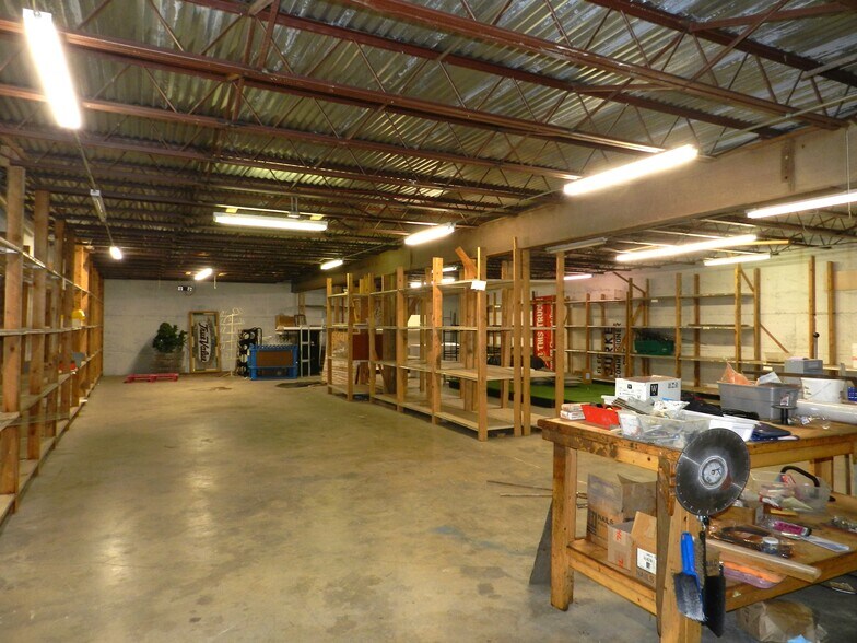 More Photos Of 601 E Main St, Montrose Freestanding For Sale