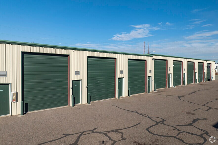 More Photos Of 6232 Beach St, Denver Warehouse For Lease