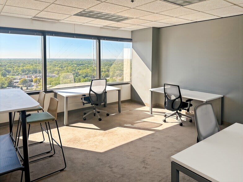 More Photos Of 2000 Town Center, Southfield Coworking Space