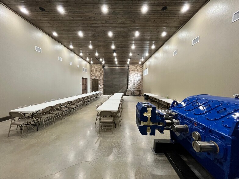 More Photos Of 4313 N County Rd W, Odessa Office For Sale