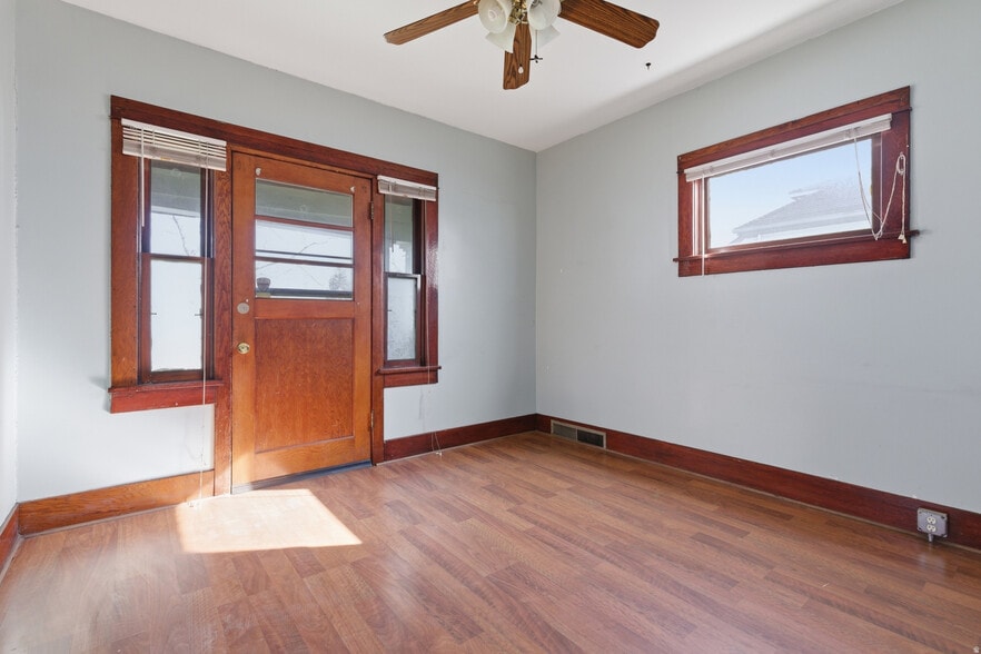 More Photos Of 869 W Center St, Provo Flex For Sale