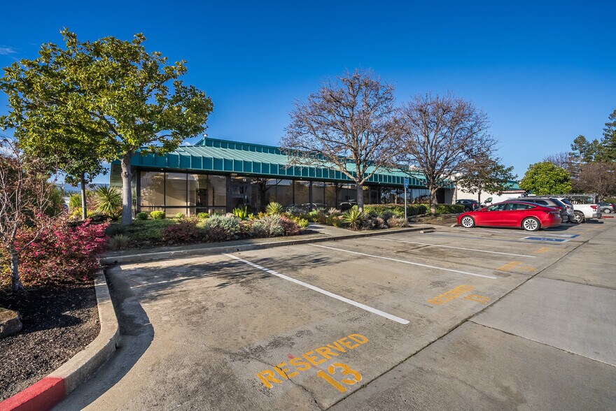 More Photos Of 1300 Industrial Rd, San Carlos Research And Development For Lease
