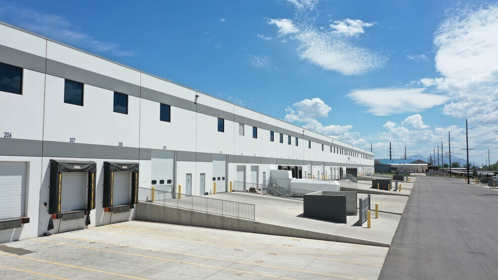 More Photos Of 1580 W 1200 N, Orem Unknown For Lease