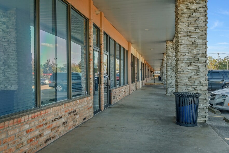 More Photos Of 5111 Troup Hwy, Tyler Storefront For Sale