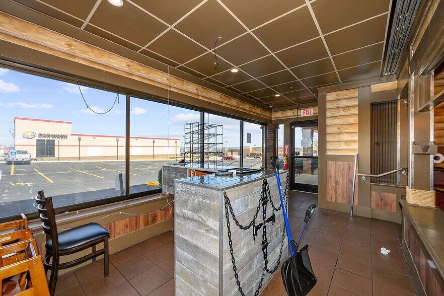 More Photos Of 11340 Princeton Pike, Cincinnati Restaurant For Lease