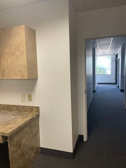 More Photos Of 352 Belmont St, Worcester Medical For Lease