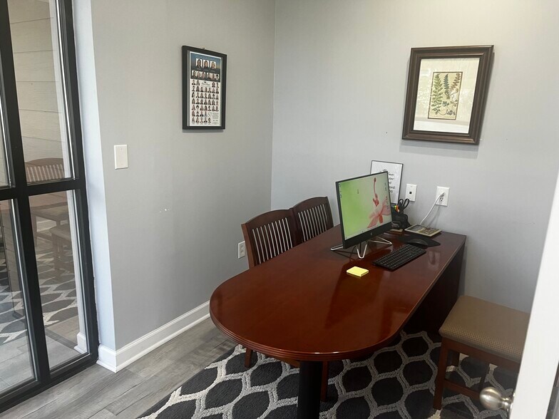 More Photos Of 1270 Hendersonville Rd, Asheville Office For Lease