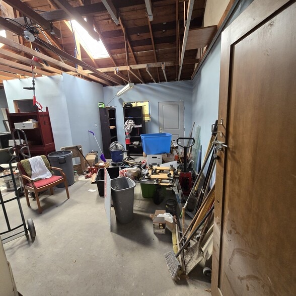 More Photos Of 15709 Bellflower Blvd, Bellflower General Retail For Sale