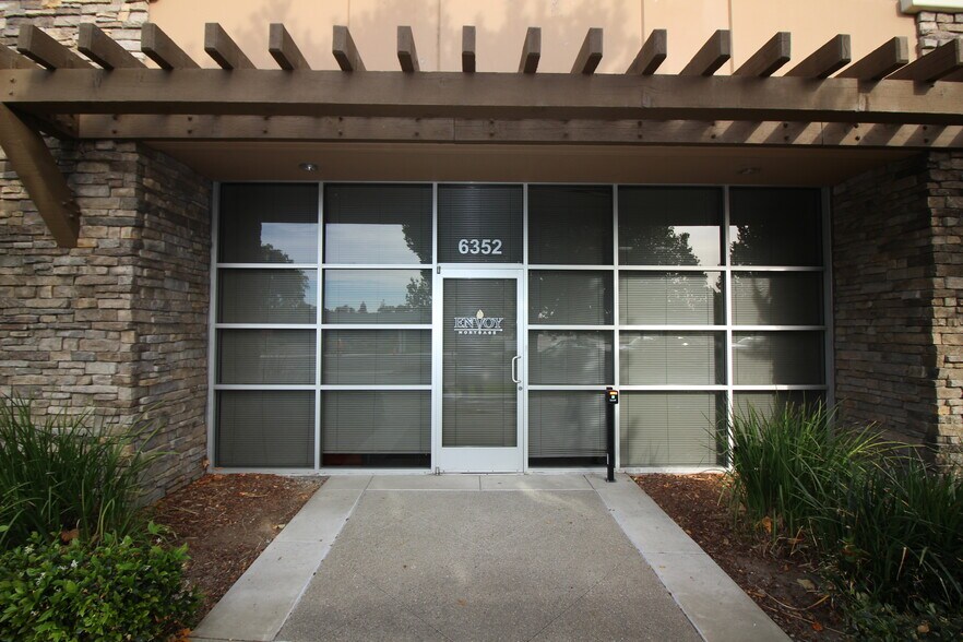 More Photos Of 6350-6362 Clark Ave, Dublin Light Manufacturing For Sale