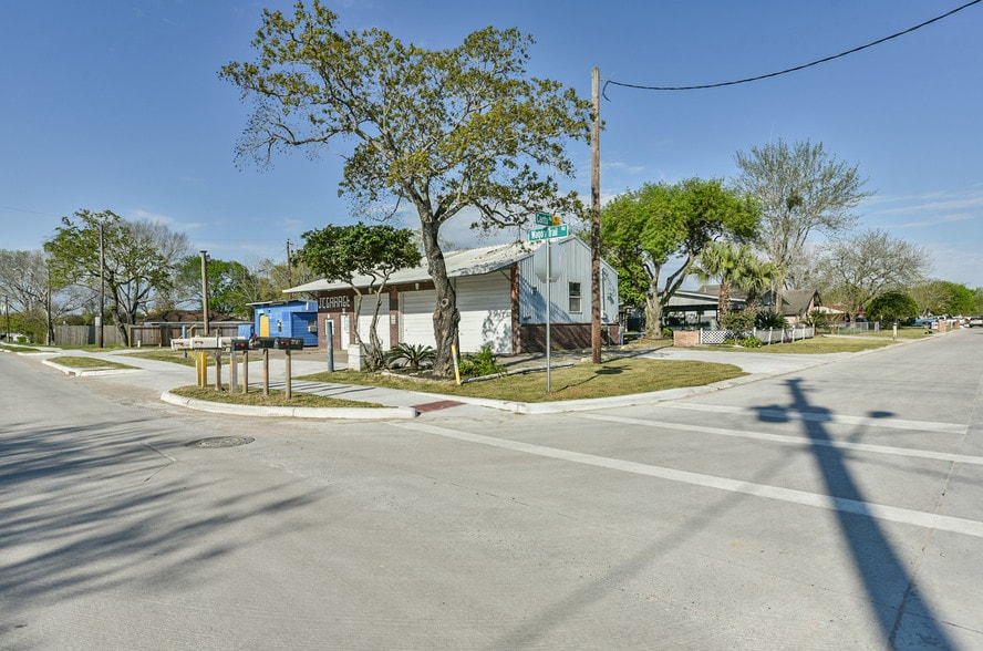 More Photos Of 2745 Wagon Trail Rd, Pearland Auto Repair For Sale