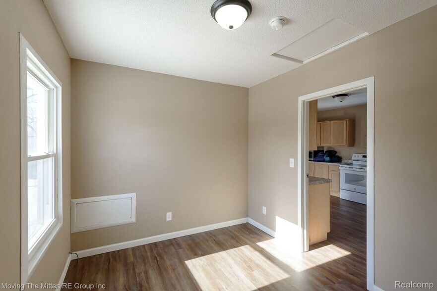 More Photos Of 230 Almyra Ave, Monroe Apartments For Sale