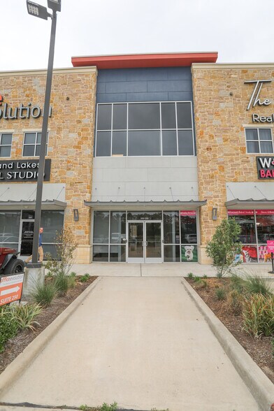 More Photos Of 525 Woodland Square Blvd, Conroe Coworking Space