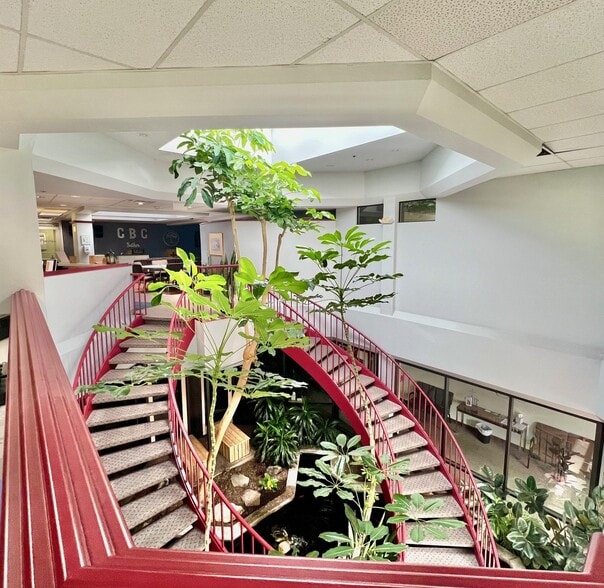 More Photos Of 385 Gentry Way, Reno Office For Sale
