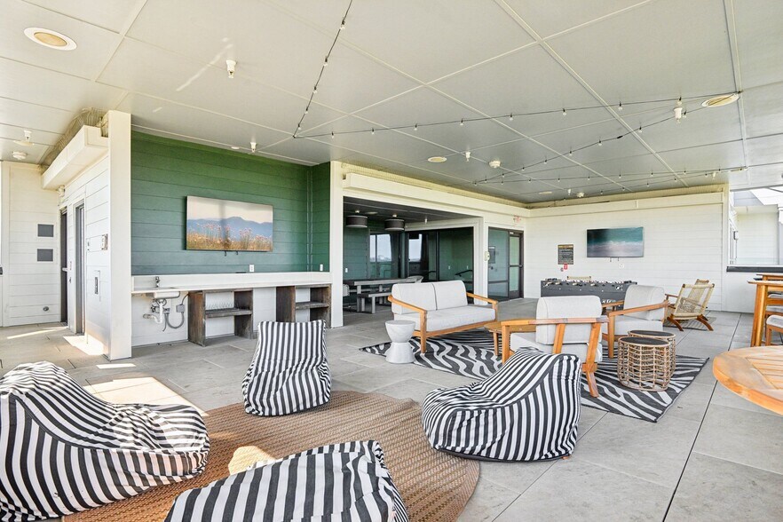 More Photos Of 101-111 W Davis St, Dallas Apartments For Lease