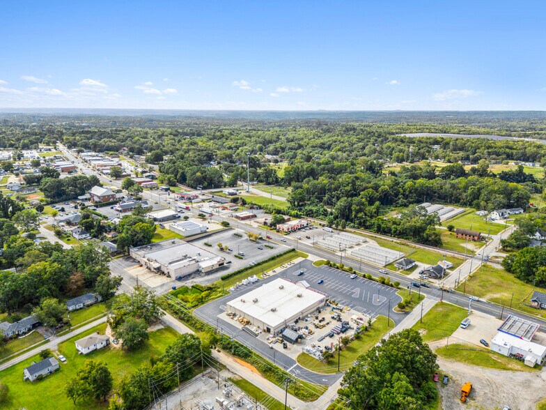 More Photos Of 391 N Main St, Woodruff Freestanding For Sale