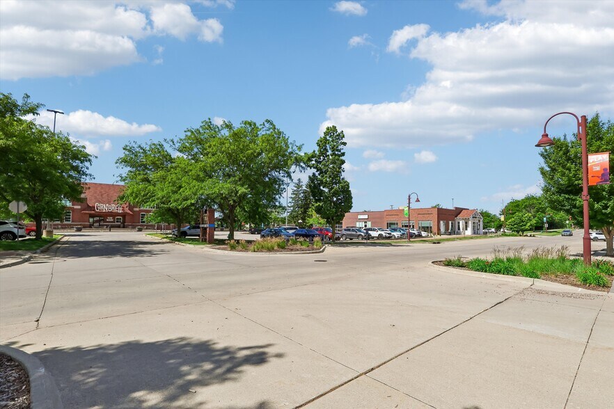 More Photos Of 535 Main St, Ames Office For Lease