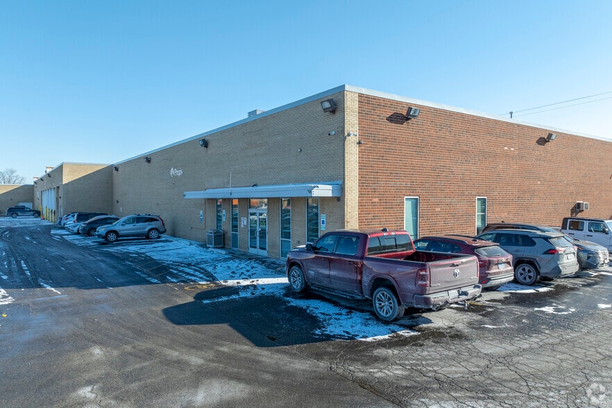 More Photos Of 855 Morse Ave, Elk Grove Village Warehouse For Lease
