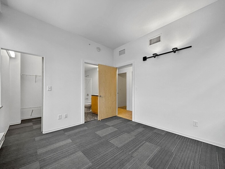 More Photos Of 405 6th Ave, Des Moines Apartments For Lease