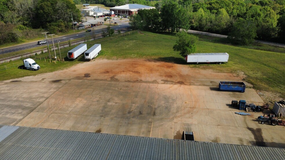 More Photos Of 1301 N Three Notch St, Troy Flex For Lease