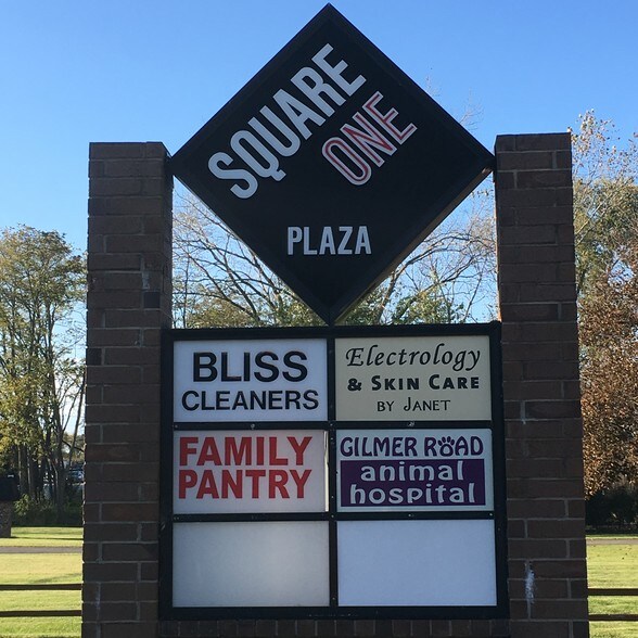 More Photos Of 21189-21200 Commercial Dr, Mundelein Unknown For Lease