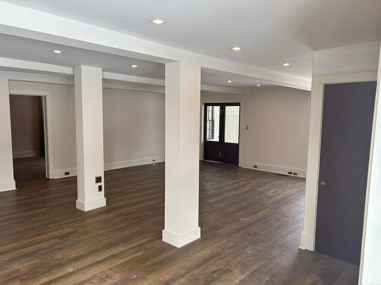 More Photos Of 25 W Main St, Sharon Office For Sale