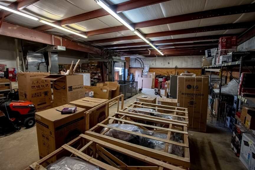 More Photos Of 720 S Westwood Blvd, Poplar Bluff Showroom For Sale