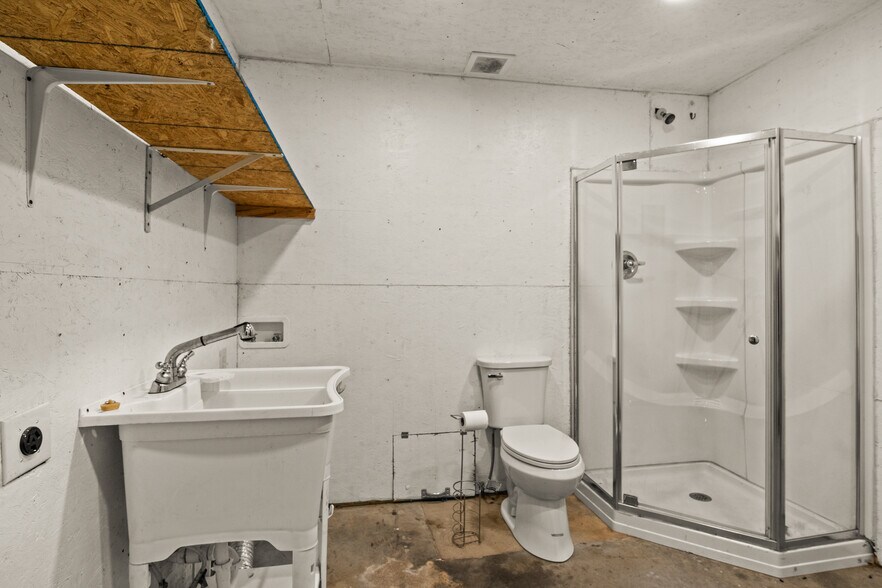 More Photos Of 15 County Road 1030, Mount Pleasant Industrial For Sale