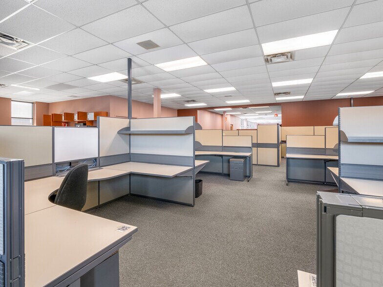 More Photos Of 3200 Deziel Dr, Windsor Unknown For Lease