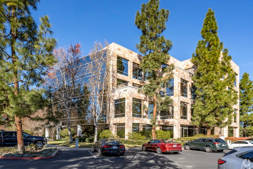 More Photos Of 16644 W Bernardo Dr, San Diego Office For Lease