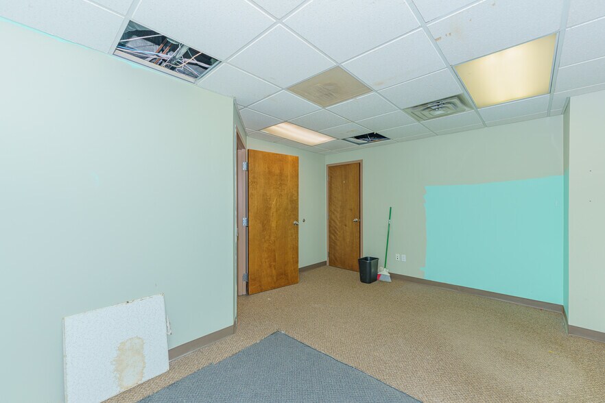 More Photos Of 961-963 State Route 146, Clifton Park Medical For Lease