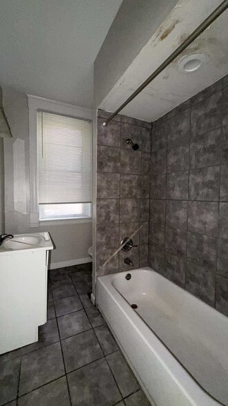 More Photos Of 2478 Paris St, Cincinnati Multifamily For Sale
