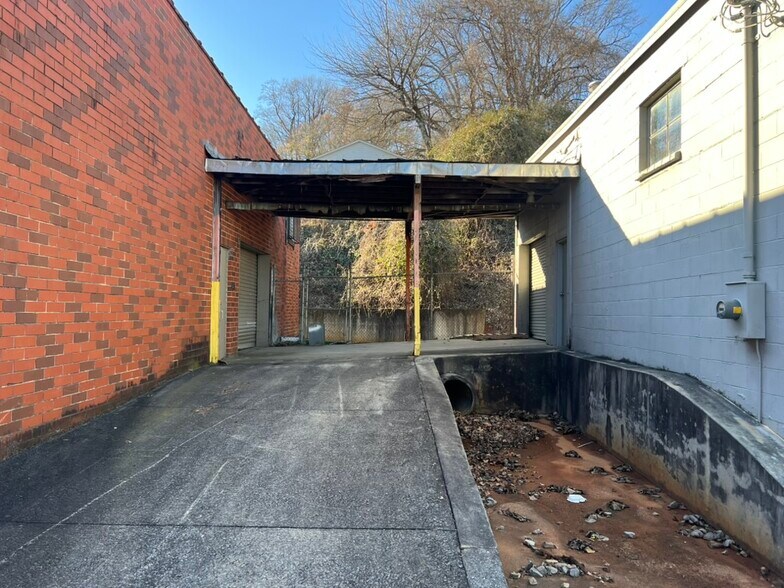 More Photos Of 414 3rd ave, Dalton Warehouse For Sale