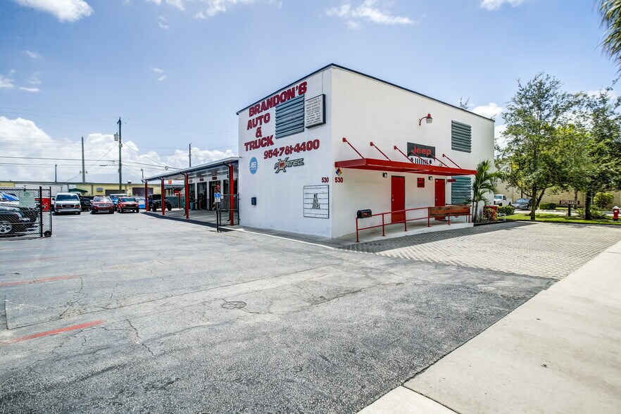 More Photos Of 530 S Dixie Hwy W, Pompano Beach Auto Repair For Sale