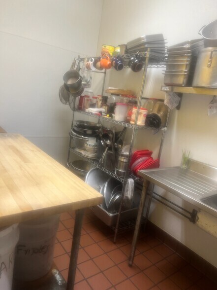 More Photos Of 1801 Cutting Blvd, Richmond Storefront Retail Residential For Lease