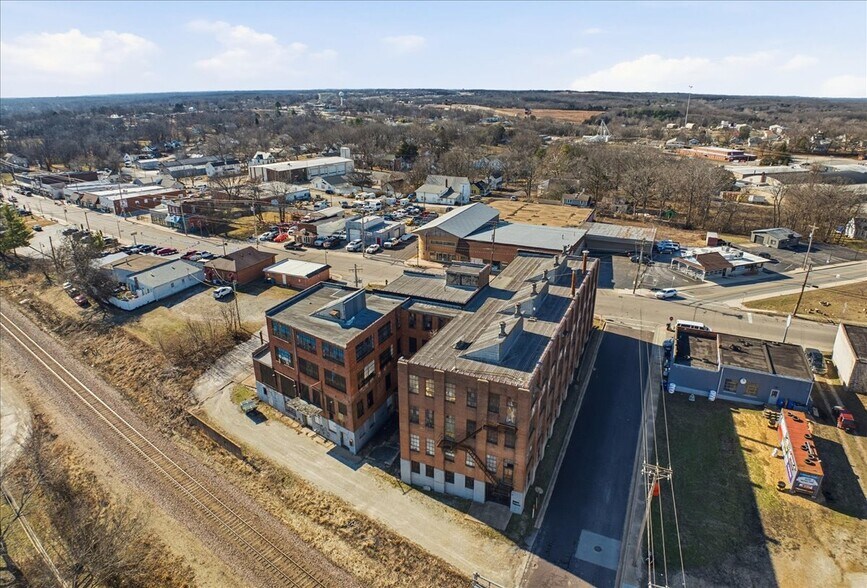 More Photos Of 160 N Main St, Saint Clair Industrial For Sale