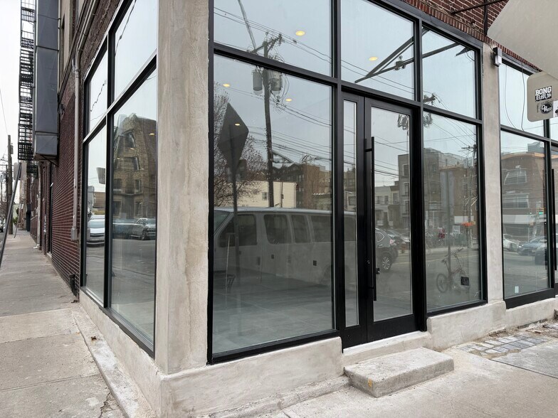 More Photos Of 364 Summit Ave, Jersey City Storefront For Lease