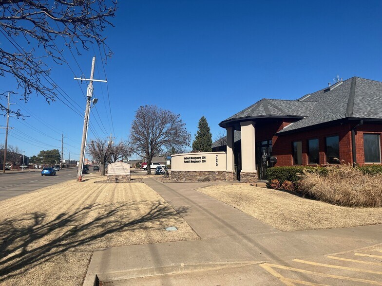 More Photos Of 725 NW 67th St, Lawton Medical For Lease