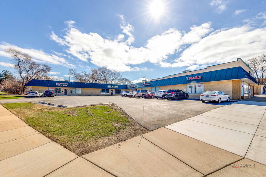 More Photos Of 4951-5001 Fairview Ave, Downers Grove General Retail For Sale