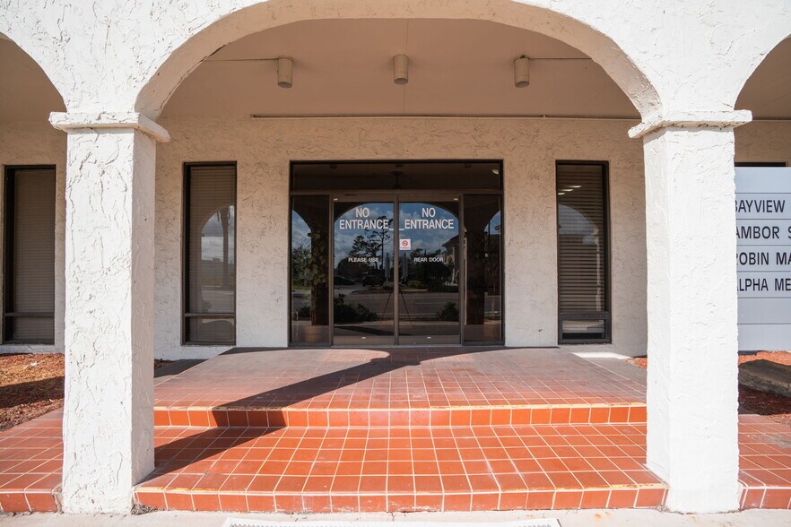 More Photos Of 400 S Tamiami Trl, Venice Medical For Sale