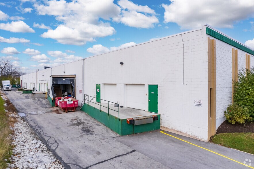 More Photos Of 2905-2925 S 160th St, New Berlin Industrial For Sale