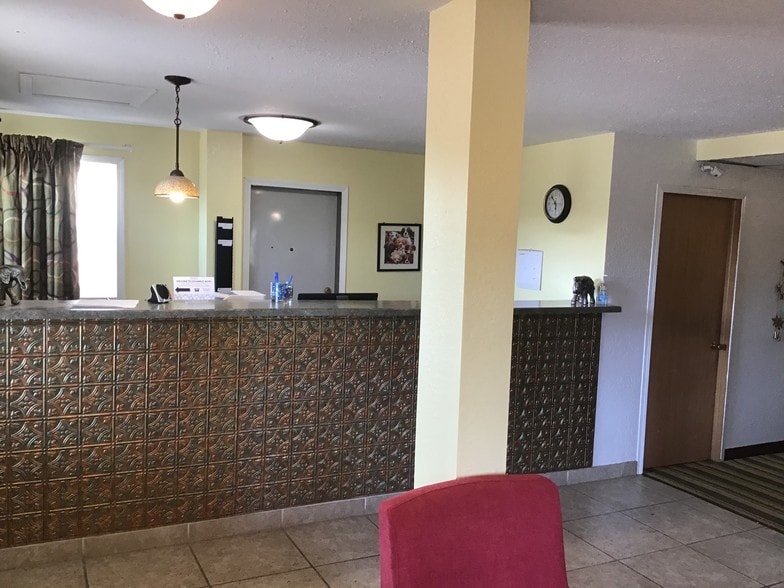 More Photos Of 265 Colonels Dr, Columbus Junction Hotel For Sale