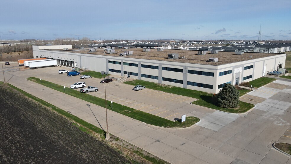 More Photos Of 250 NW 10th St, Waukee Warehouse For Sale