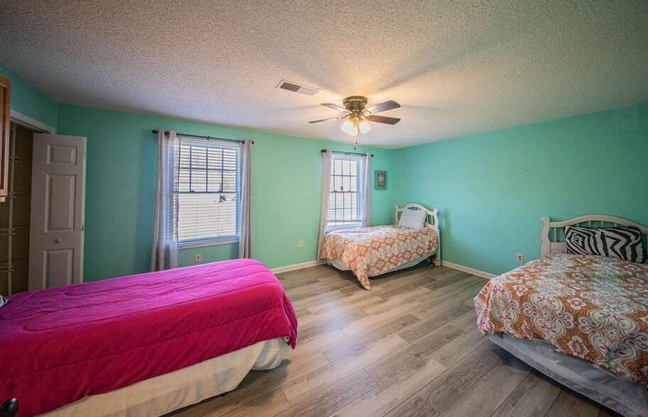 More Photos Of 2025 Clark Line Rd, Paducah Apartments For Sale