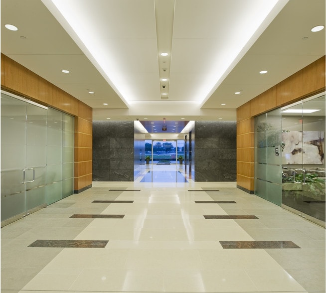 More Photos Of 18051 Saturn Ln, Houston Office For Lease