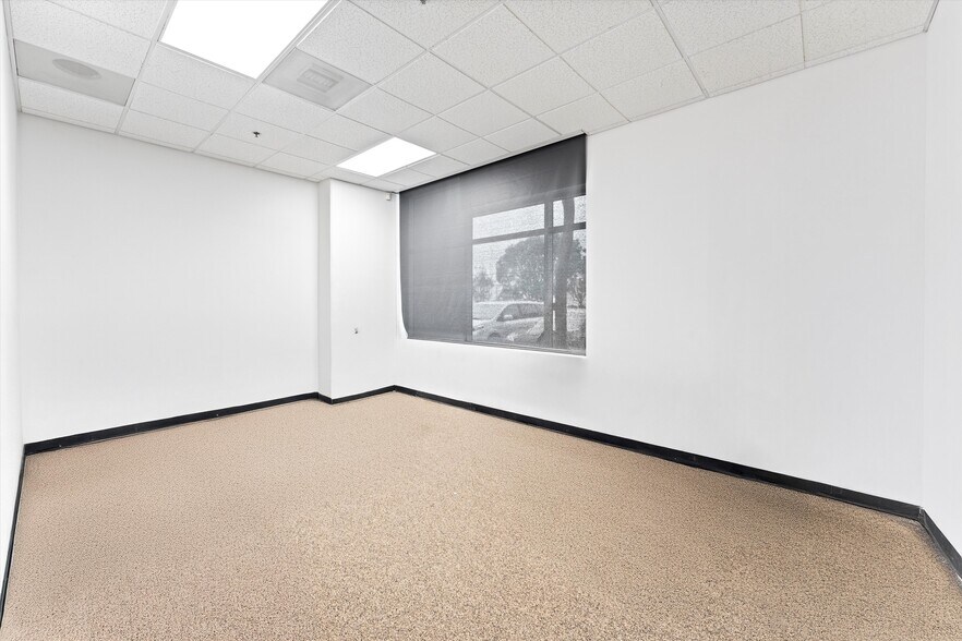 More Photos Of 7433-7439 Lampson Ave, Garden Grove Warehouse For Sale